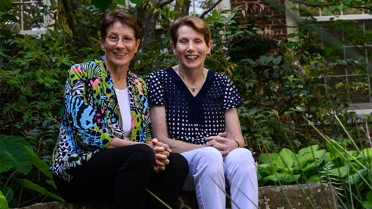 Linda Gaddie �74 and Lana Stohl �74